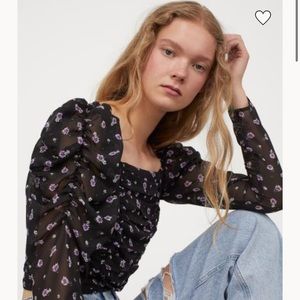 h&m puff sleeved shirt